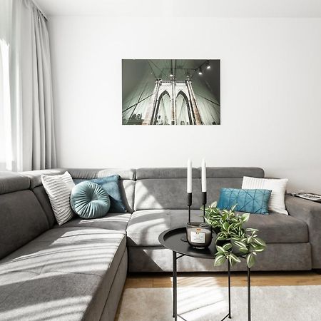 ורוצלב Apartament Near Sky Tower Free Parking For 2 Cars מראה חיצוני תמונה
